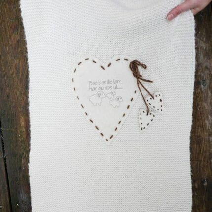 Bæ bæ lille lam, babyteppe, sau, Raumagarn, puno alpakka, hjerte