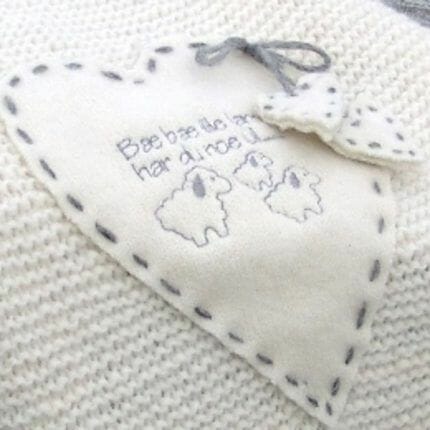 Bæ bæ lille lam, babyteppe, sau, Raumagarn, puno alpakka, hjerte