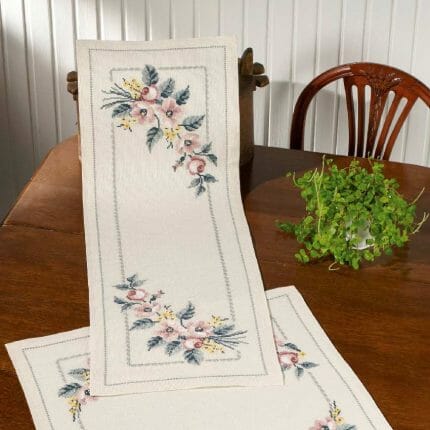 Roser broderings duk