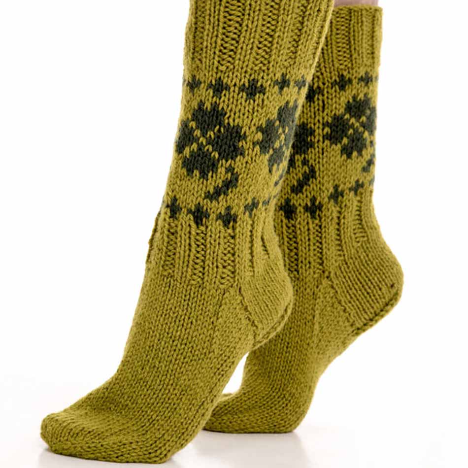 Kløversokken strikkes i Fjell sokkegarn.